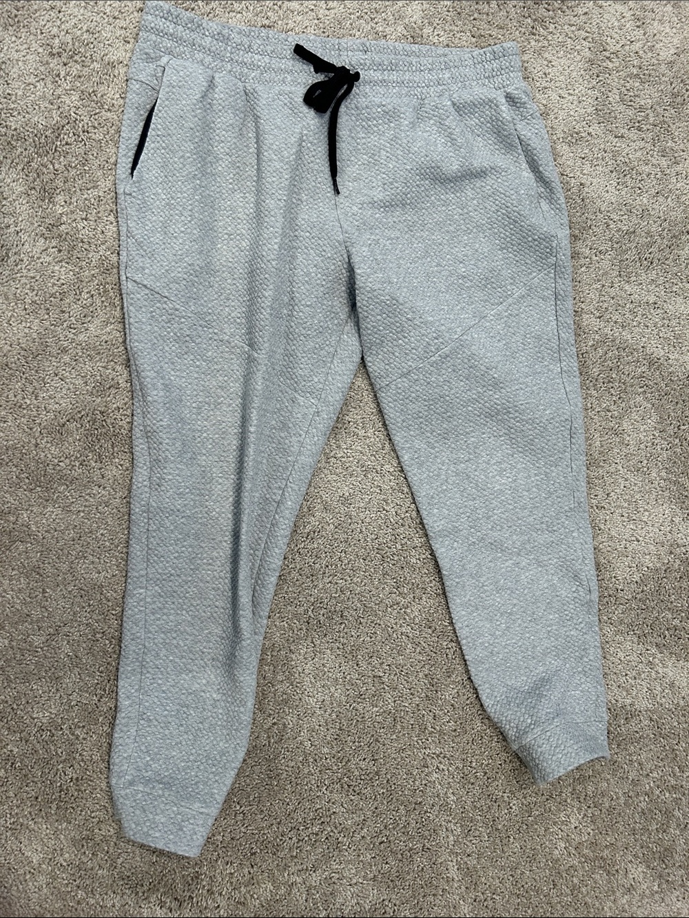 Men's Light Gray Quilted Jogger Sweatpants with Black Drawstring